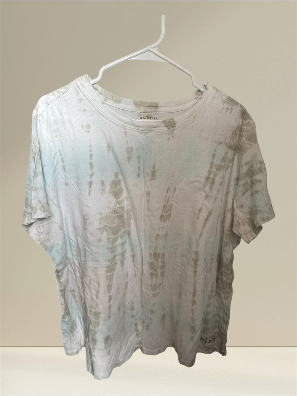 Athleta tee shirt